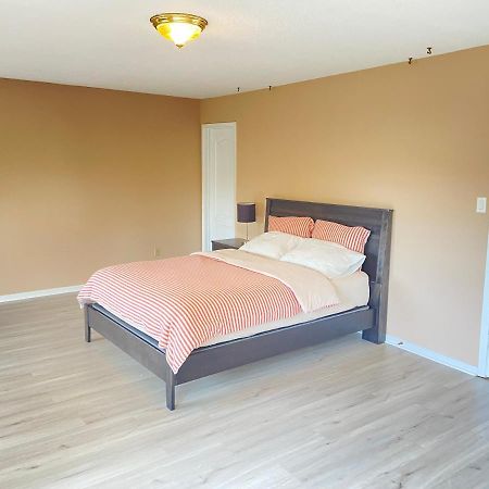 41 Huntsmill Blvd Apartamento Toronto Exterior foto