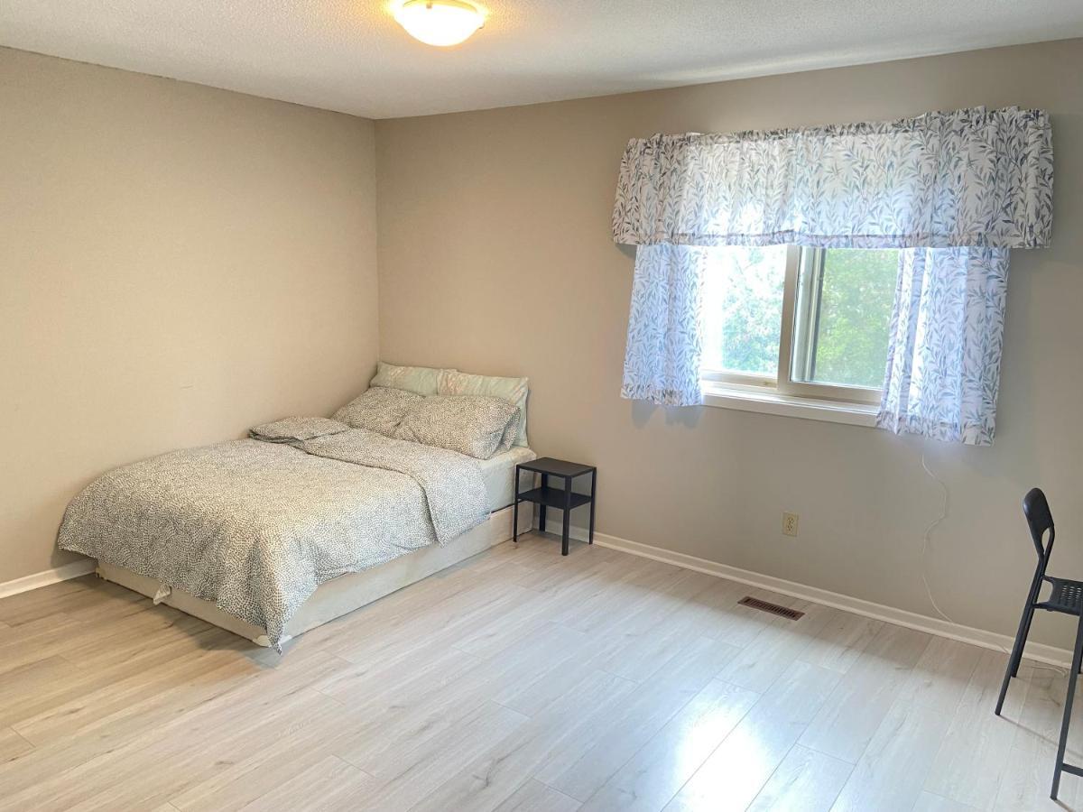 41 Huntsmill Blvd Apartamento Toronto Exterior foto