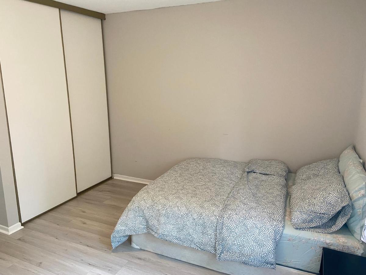 41 Huntsmill Blvd Apartamento Toronto Exterior foto